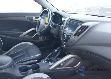 2015 Hyundai Veloster Turbo z USA, uszkodzony, nr VIN KMHTC6AE5FU240028